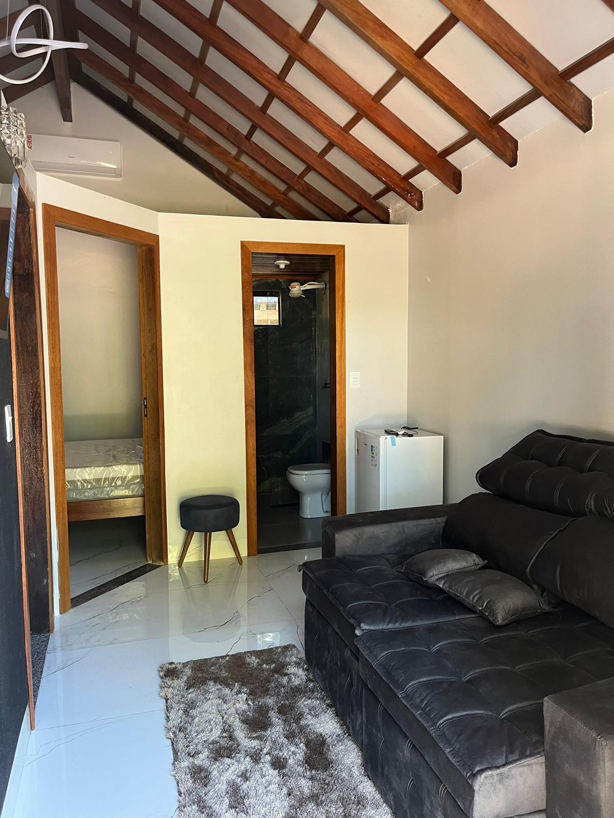 Chalé Mini Casa - Banheiro do chalé na Pousada do Feio em Sinop MT